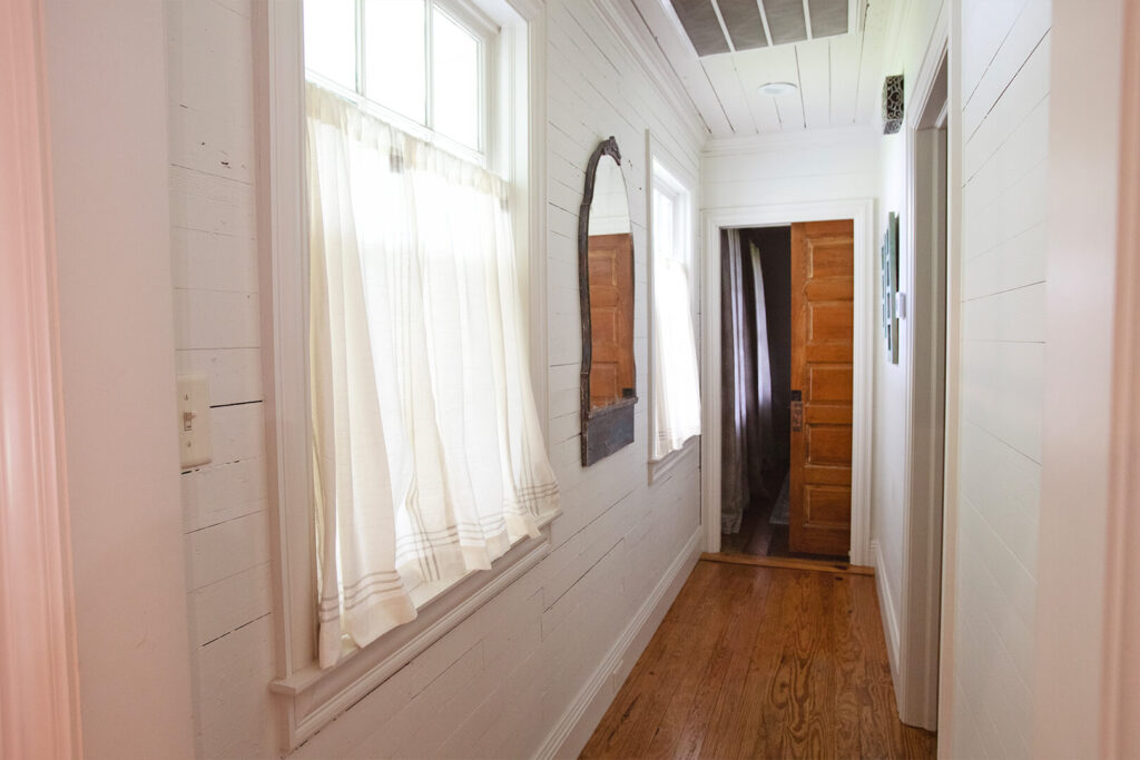 717 pujo street hallway